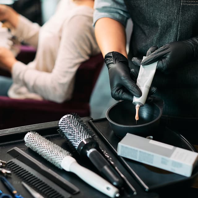 Transforma tu look en nuestra peluquería en Ferrol